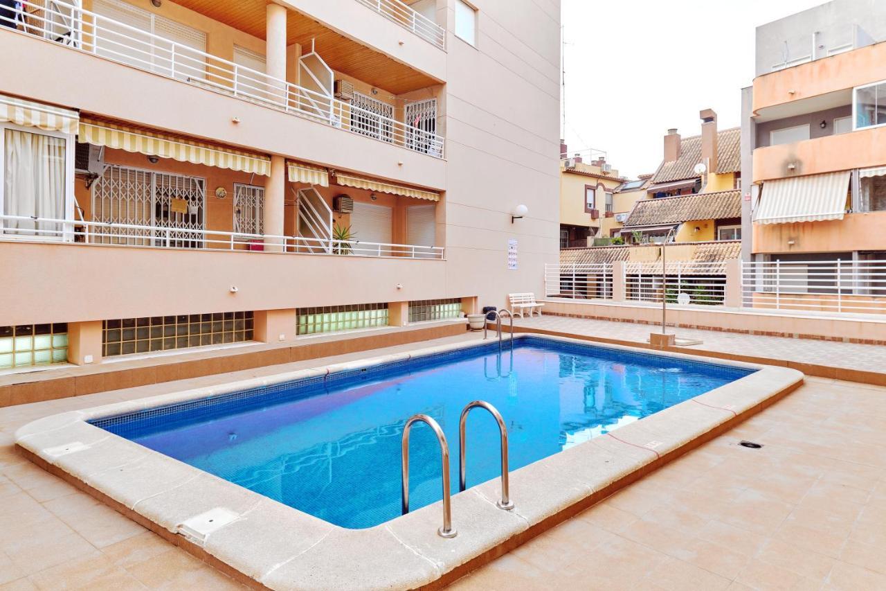 Lovely Sunny Apartment With Shared Pool And Private Parking Torrevieja Exterior photo